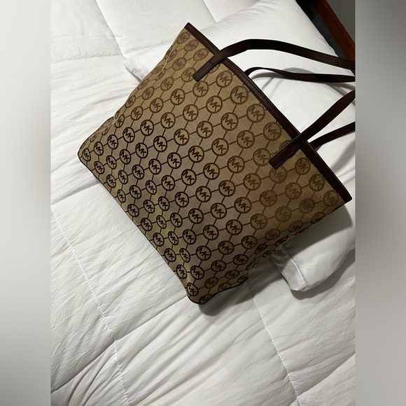 Michael Kors Handbags - Michael Kors Tote